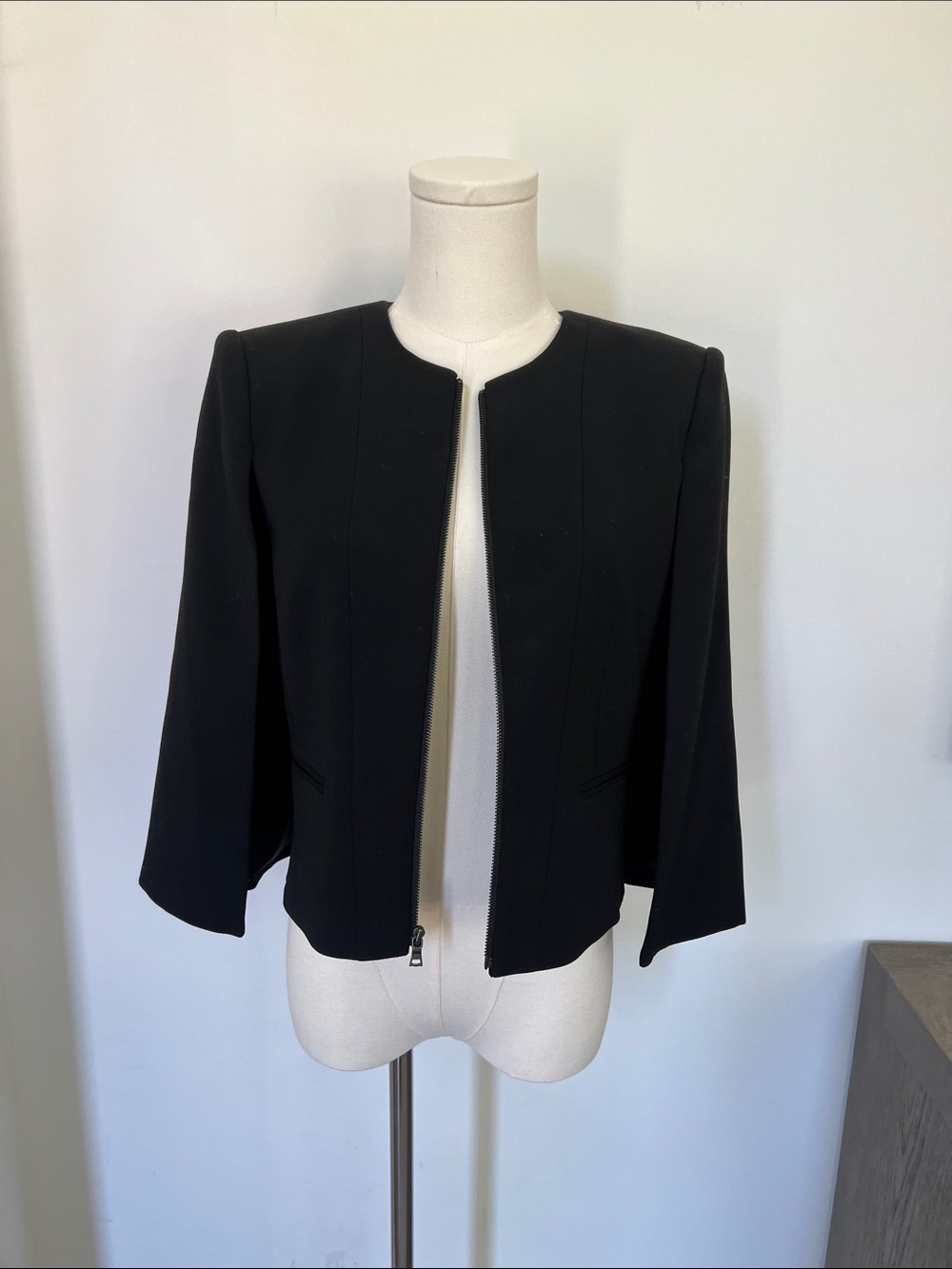 BCBGMaxAzria Black Collarless Zip-Front Blazer